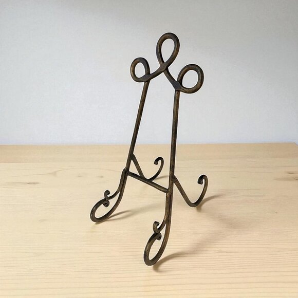 IMAX Worldwide Home Metal Easel Stand – Vintage Bronze Finish – Ornate Scroll - Picture 1 of 5